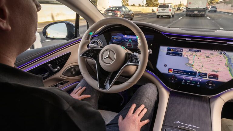 Mercedes pracuje na technológii airbagov, keď sedíte v autonómnom aute