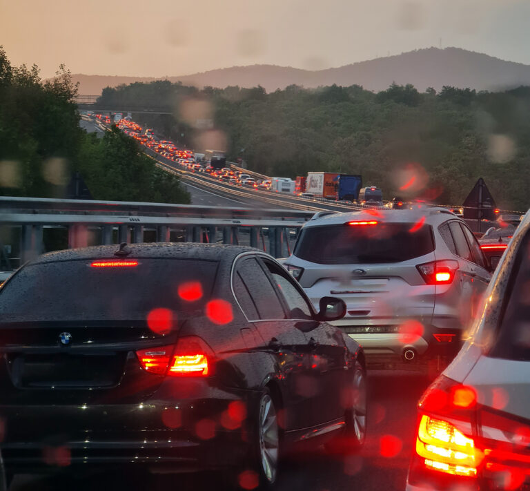 Namiesto 3,5 tony má byť nový štandard 1,8 tony. Na jazdu v SUV budete musieť spraviť nový vodičák B+, návrh je už na stole (aktualizované) - AUTOVINY.sk