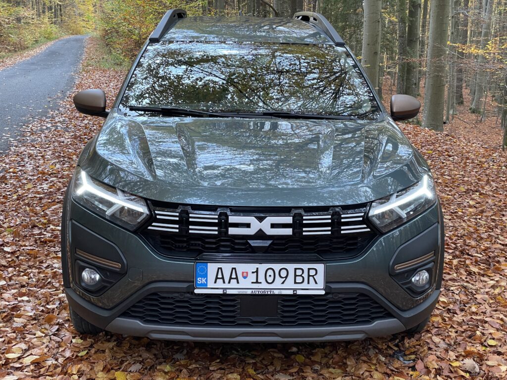 Dacia Jogger Extreme 28 Test Dacia Jogger EXTREME TCe ECO-G 100 (LPG): Štýlový kombík s mamutím dojazdom