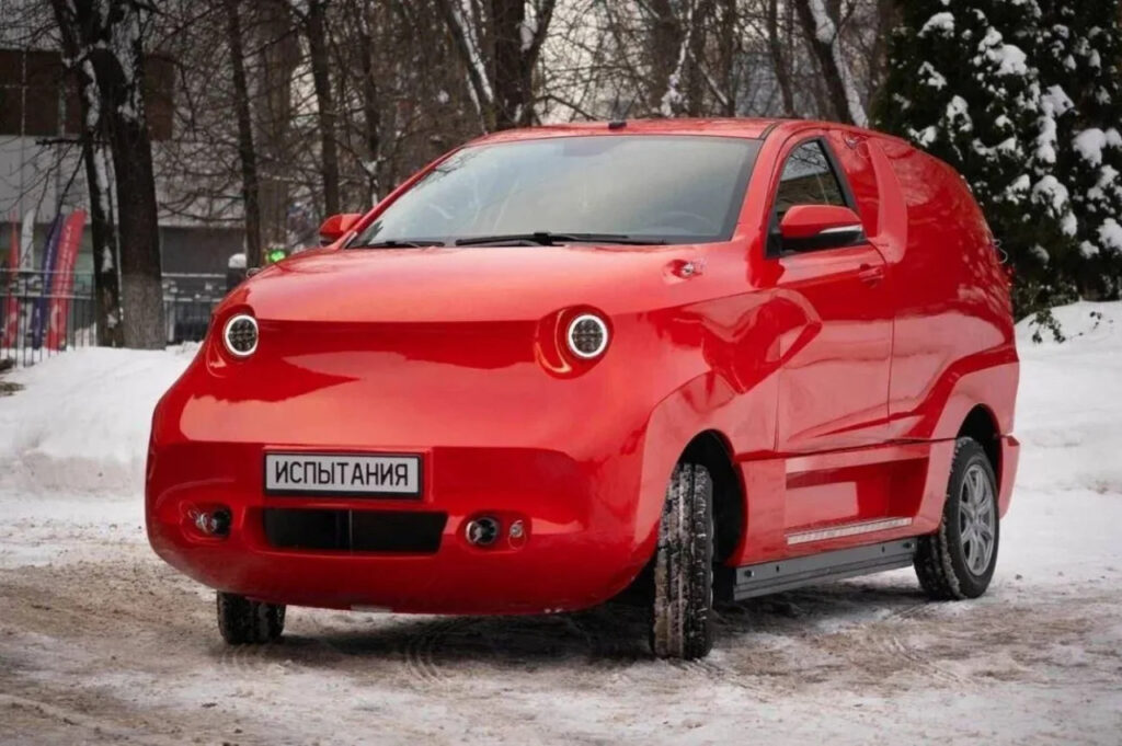Ambe elektricke auto2 Rusi prekonali neprekonateľné, navrhli auto škaredšie ako legendárna Multipla