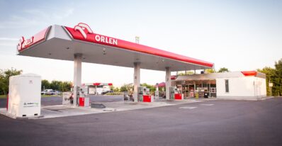 ORLEN Slovensko 01 ORLEN zdvojnásobil počet čerpacích staníc. Budúci rok spustí mobilnú aplikáciu, začne budovať nabíjačky a rozšíri koncept Stop Cafe