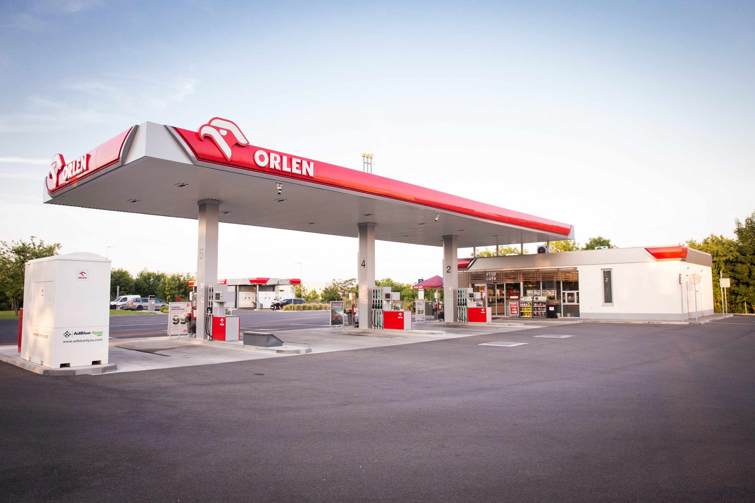ORLEN Slovensko 01 scaled ORLEN zdvojnásobil počet čerpacích staníc. Budúci rok spustí mobilnú aplikáciu, začne budovať nabíjačky a rozšíri koncept Stop Cafe