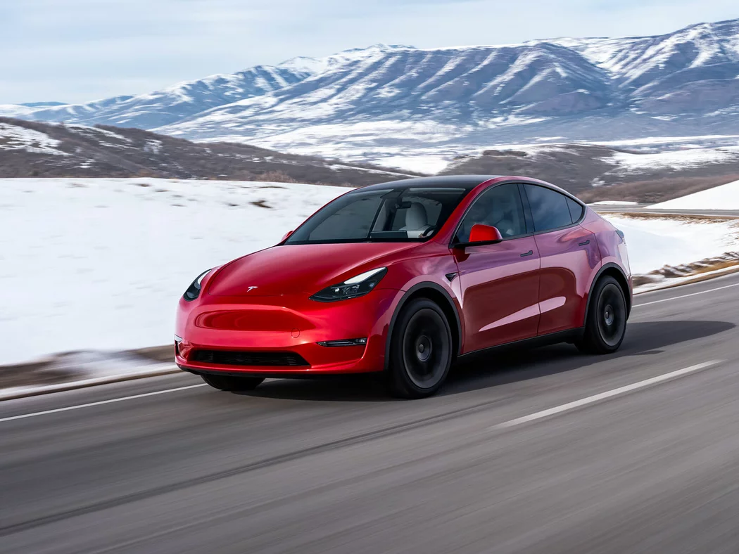 Tesla Y Historický moment: Najpredávanejším autom v Európe za rok 2023 je elektromobil