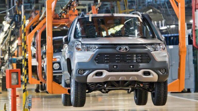 Lada sa nadychuje. V roku 2024 chce vyrobiť pol milióna áut - Magazín - Auto - Pravda