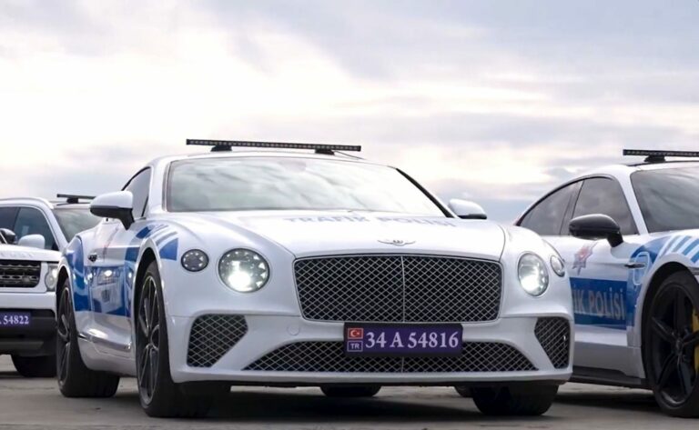 Vozový park polície rozšíri Ferrari, Porsche i Bentley