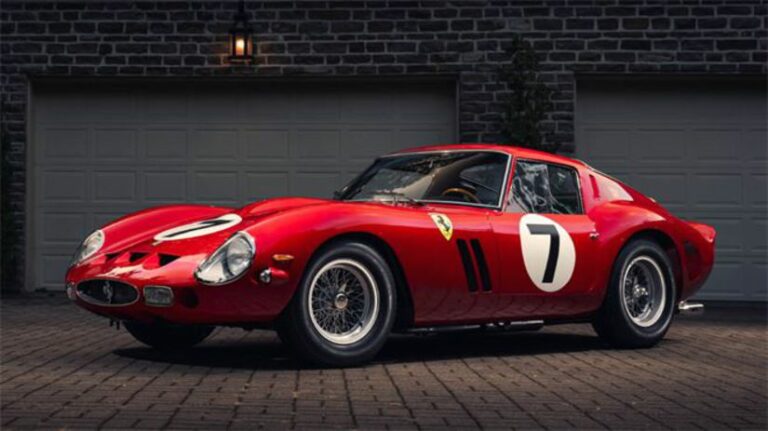 Toto sú najdrahšie veterány roku 2023. Opäť im dominovala jedna značka - Magazín - Auto - Pravda