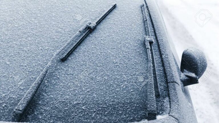 Auto ako sklo? Tu je 10 najlepších rád ako sa ľahko zbaviť námrazy - Poradňa - Auto - Pravda