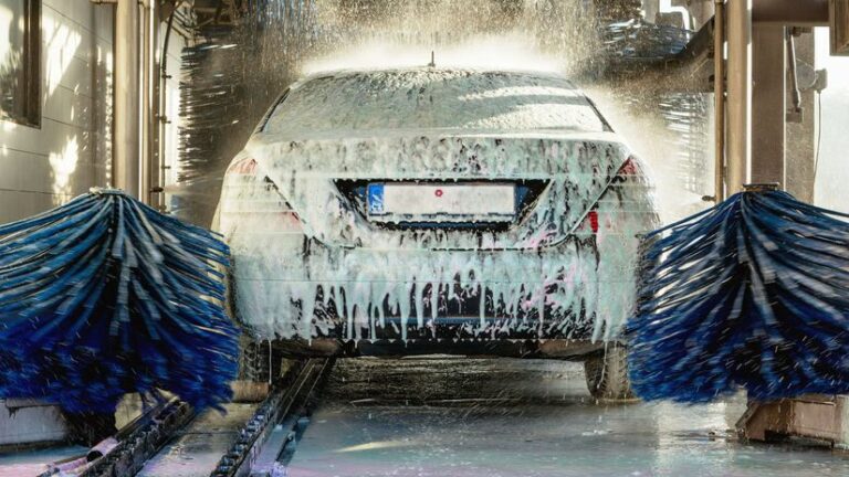 ADAC: Chodiť či nechodiť v mrazoch s autom do umyvárne? Tu je odpoveď - Poradňa - Auto - Pravda