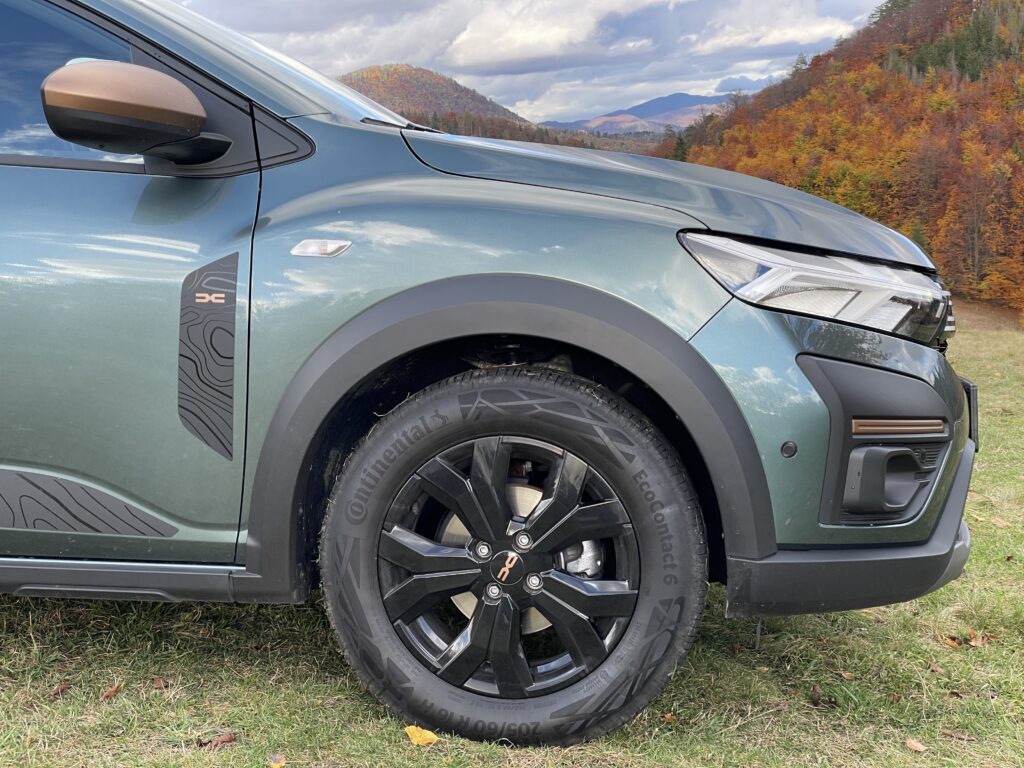 Dacia Jogger Extreme 17 Test Dacia Jogger EXTREME TCe ECO-G 100 (LPG): Štýlový kombík s mamutím dojazdom