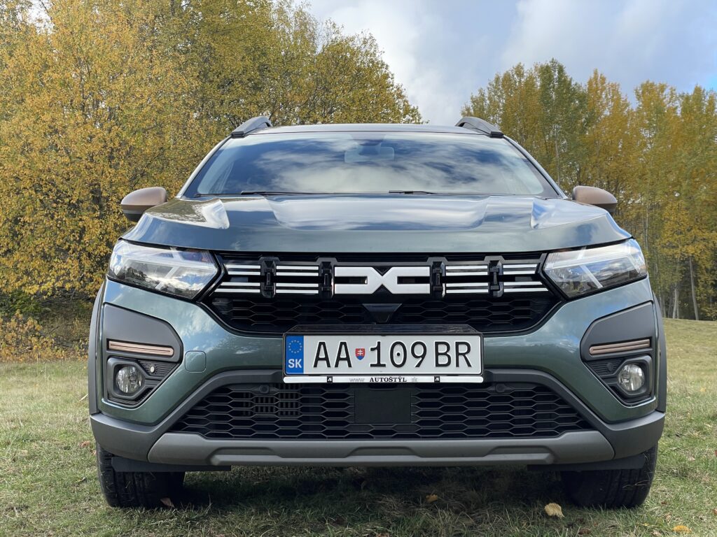 Dacia Jogger Extreme 18 Test Dacia Jogger EXTREME TCe ECO-G 100 (LPG): Štýlový kombík s mamutím dojazdom