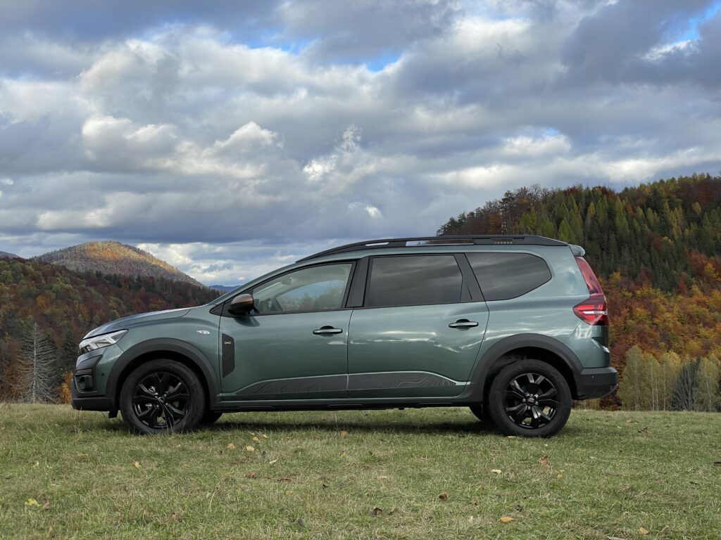 Dacia Jogger Extreme 2 1 Test Dacia Jogger EXTREME TCe ECO-G 100 (LPG): Štýlový kombík s mamutím dojazdom