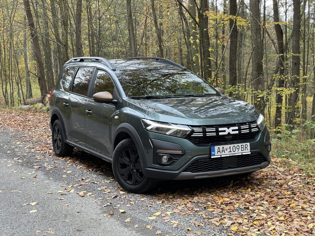 Dacia Jogger Extreme 20 Test Dacia Jogger EXTREME TCe ECO-G 100 (LPG): Štýlový kombík s mamutím dojazdom