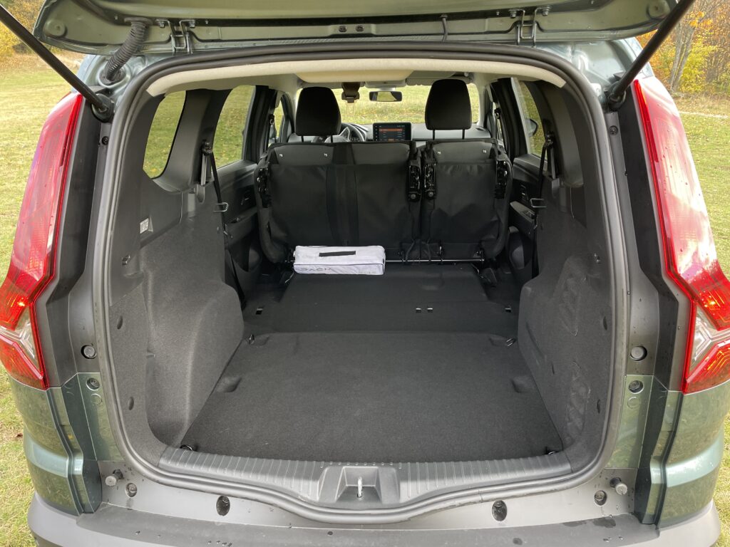 Dacia Jogger Extreme 6 Test Dacia Jogger EXTREME TCe ECO-G 100 (LPG): Štýlový kombík s mamutím dojazdom
