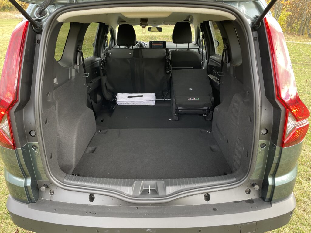 Dacia Jogger Extreme 7 Test Dacia Jogger EXTREME TCe ECO-G 100 (LPG): Štýlový kombík s mamutím dojazdom