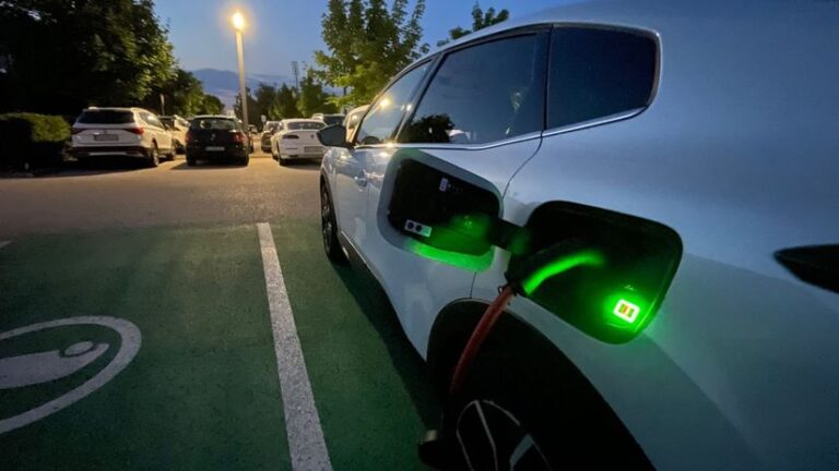 Ktorý elektromobil potrebuje najmenej času na 1 000 km? Budete sa čudovať - Poradňa - Auto - Pravda