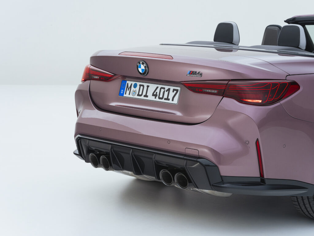 new bmw m4 coupe cabrio 8 BMW M predstavuje nové modely M4 Coupé a M4 Cabrio s výraznejším dizajnom, digitálnymi inováciami a zvýšením výkonu
