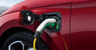 porucha elektromobil 1 Ako riešiť poruchy elektromobilov a hybridov: Likvidácia alebo výmena batérie?