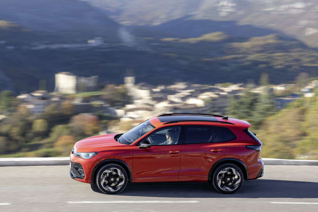 Volkswagen Tiguan 2 Nový Volkswagen Tiguan je už v predaji. Na úvod vo výbave Limited, poznáme uvádzacie ceny a výbavy