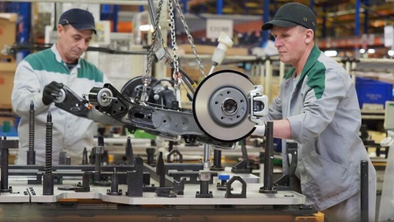 Neuveriteľné:  V Rusku sa opäť vyrábajú nové Citroëny. Stellantis dáva ruky preč - Magazín - Auto - Pravda