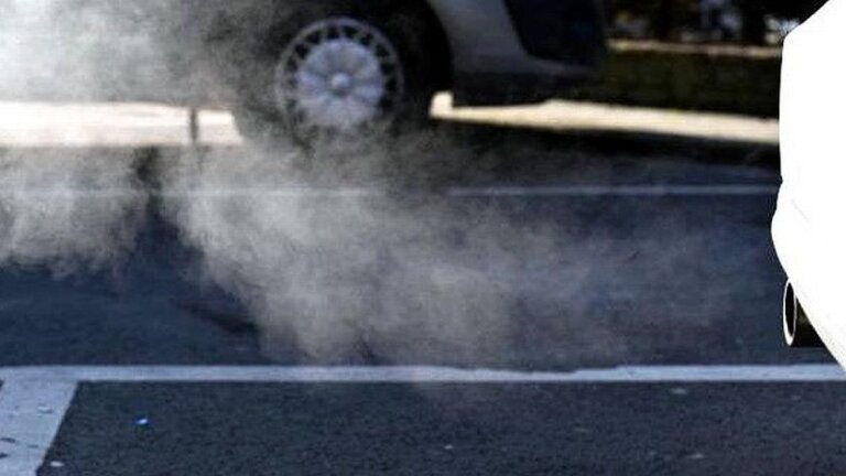 Prišlo aj na nákladiaky a autobusy: EÚ pre ne schválila oveľa prísnejšie limity emisií - Magazín - Auto - Pravda