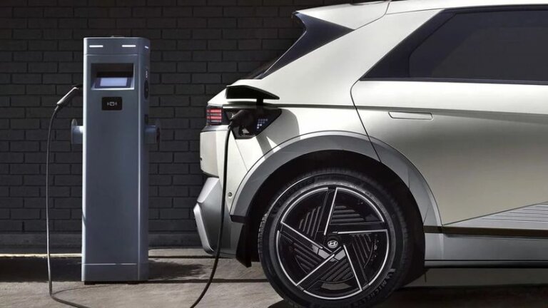 iSeeCars: Na týchto 15 autách prerobíte najviac. Cena ‘pikuje‘ nadol už po roku - Poradňa - Auto - Pravda