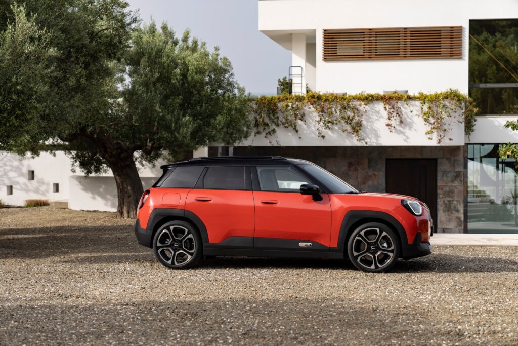 mini aceman 2 MINI Aceman: Klasická elegancia v elektrickom balení
