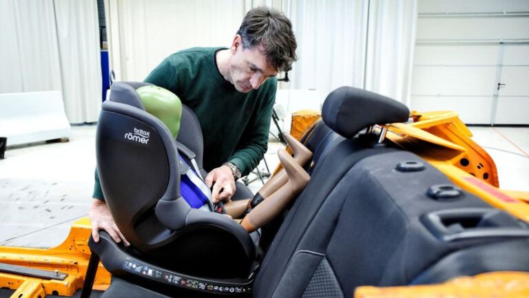 Veľký test detských sedačiek: Najhoršie dopadli tie drahé a značkové - Magazín - Auto - Pravda