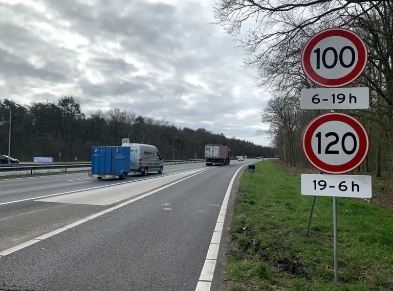 Nizozemsko opět zrychluje, „stovka“ na dálnicích neměla kýžený efekt | Auto.cz