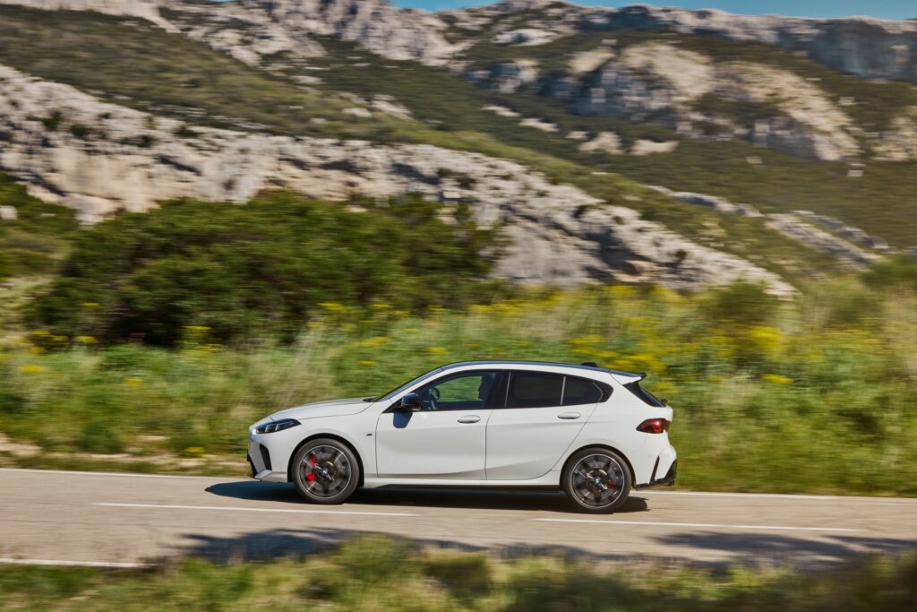 bmw 1 2024 5 Nové BMW radu 1: Štvrtá Generácia s Dôrazom na Športový Charakter a Udržateľnosť