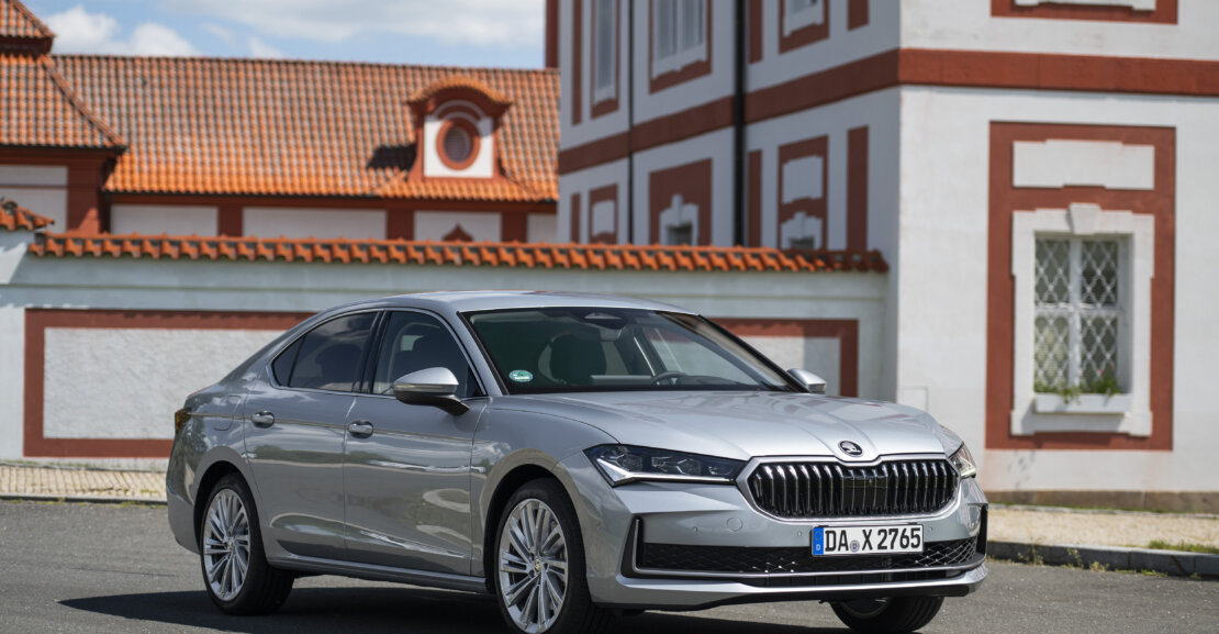 skoda superb liftback