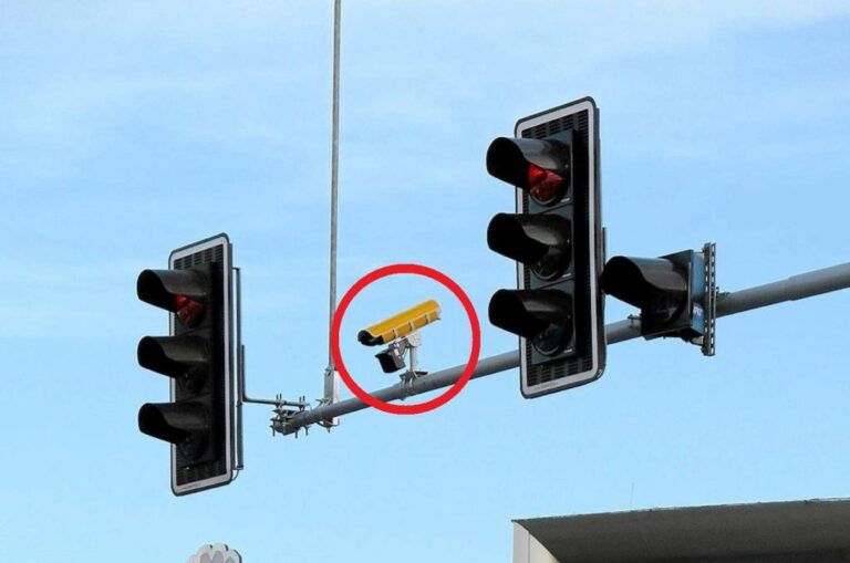 36 denne. Kamery na semaforoch posielajú pokuty ako na páse