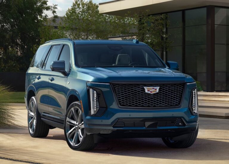 Cadillac Escalade: Modernizácia priblížila spaľovaciu verziu k elektrickej - Novinky - Auto - Pravda