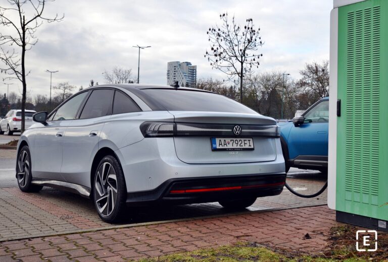 Redakčný test zimnej spotreby 20 elektromobilov - ktorý má pri bežnej jazde najnižšiu spotrebu, či najdlhší dojazd?