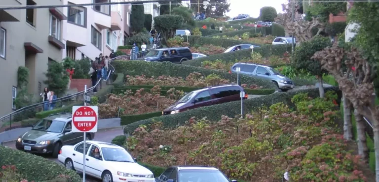 Najfascinujúcejšie cesty sveta 3: Lombard Street (vyberáme z archívu)