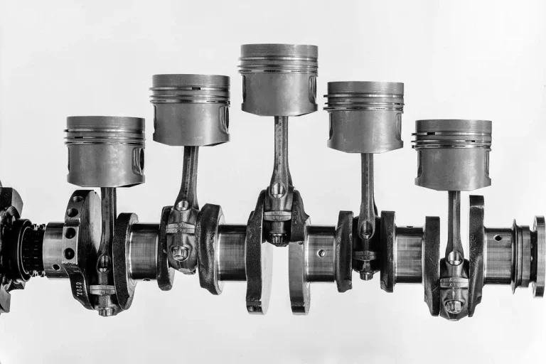 
      Mercedes je ďalší s navýšenými investíciami do spaľovacieho motora
    