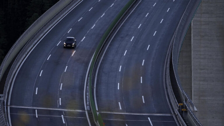 Pozrite sa, v ktorých krajinách najazdia ročne najviac km. Ako sú na tom Slováci? - Magazín - Auto - Pravda