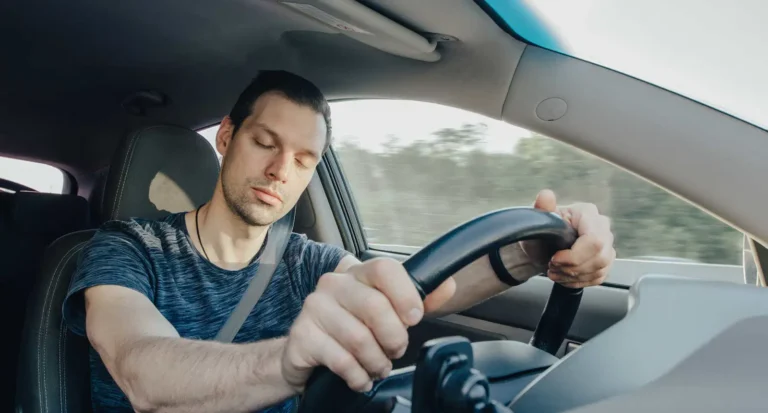 Bývate pri dlhšom šoférovaní unavení? Takto prichádza mikrospánok - AUTOVINY.sk