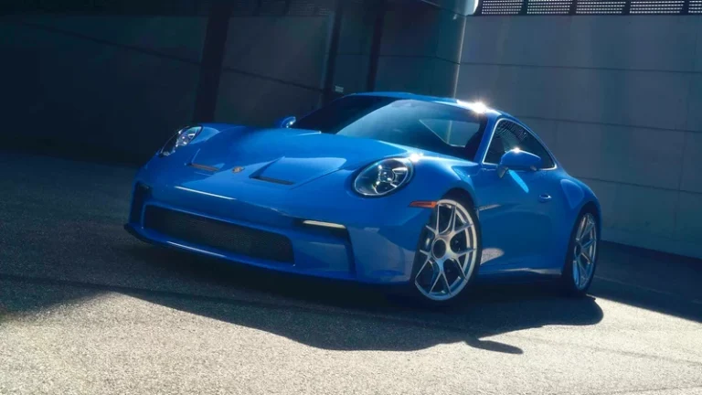 Osobitější Porsche 911 najdete jen těžko. Zakázkový program těží naplno | Auto.cz