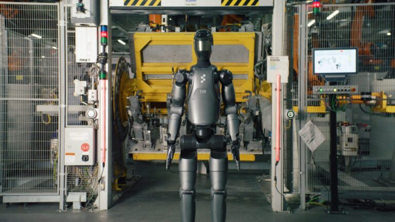 BMW má v skúšobnej dobe humanoidného robota. Sila, čo všetko dokáže