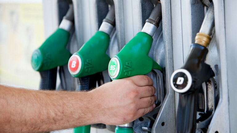 Pravda alebo hoax: Zvyšuje tankovanie 100-oktánového benzínu výkon auta? - Poradňa - Auto - Pravda