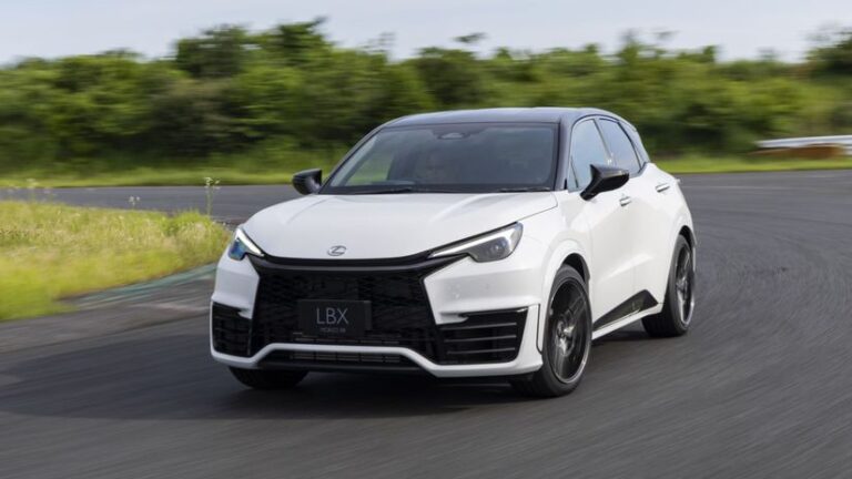 Predstavili extrémny Lexus  LBX Morizo RR. Pracoval na ňom aj šéf Toyoty osobne - Novinky - Auto - Pravda