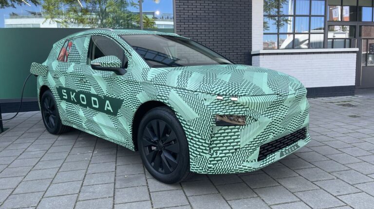 Škoda Elroq: ‘Elektrický Karoq‘ ukázal interiér. Bude plný ‘odpadu‘ - Magazín - Auto - pravda.sk
