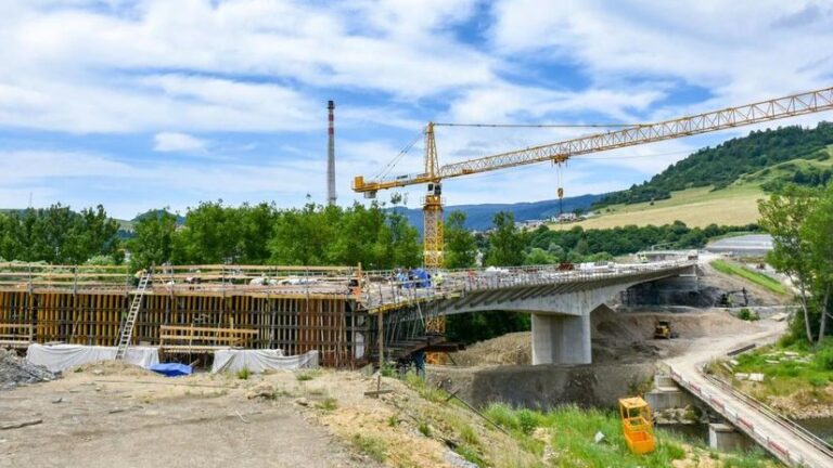 Úsek R3 Tvrdošín - Nižná sa oneskorí. Minister vymenoval množstvo dôvodov - Doprava - Auto - Pravda