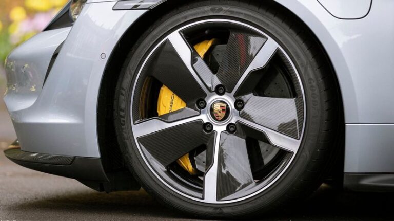 Porsche Taycan má problém s brzdami. Zvolávačka viazne - Magazín - Auto - pravda.sk