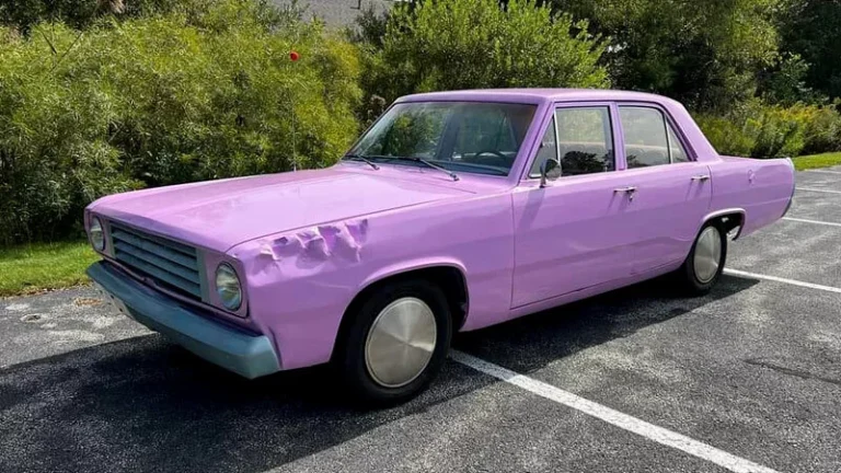 Chcete jezdit autem Homera Simpsona? Američan si ho postavil | Auto.cz