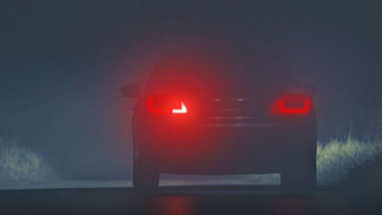 Hmlovky: Večný problém vodičov. Aj vy ich používate ako ‘laser‘?  - Poradňa - Auto - Pravda