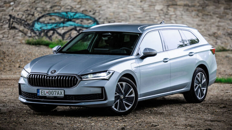 Test: Škoda Superb iV - na batériu aj cez 100 km. A k tomu nízka spotreba - Testy automobilov - Auto - Pravda