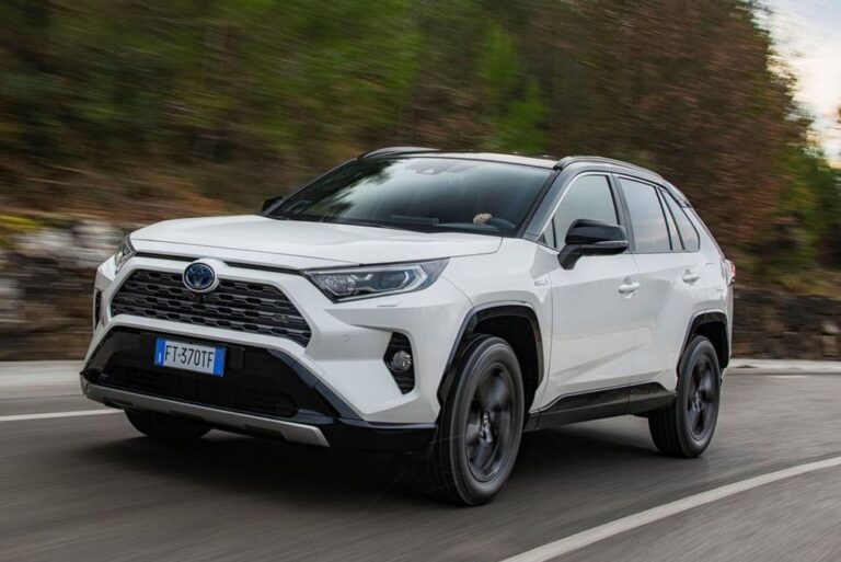 Čo kupujú Česi? Samé Škody, občas Hyundai - toto je TOP 20 áut v Česku  - Magazín - Auto - Pravda