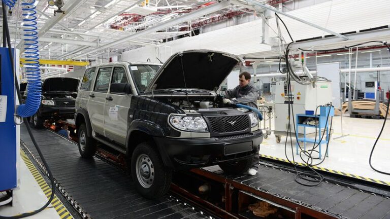 Ruský UAZ posiela vlastným vojakom ‘šrot‘. Motory odchádzajú priamo na bojisku - Magazín - Auto - Pravda