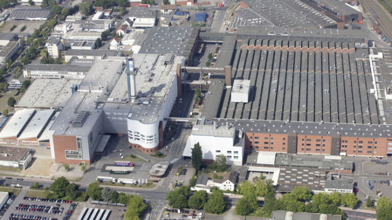 VW je na tom naozaj zle: Po zatváraní fabrík ide znižovať platy - Magazín - Auto - Pravda